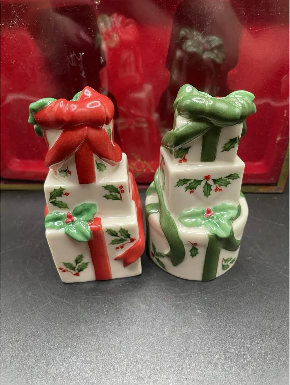 LENOX  Holiday Christmas Presents Gifts Salt and Pepper Shakers Boxed